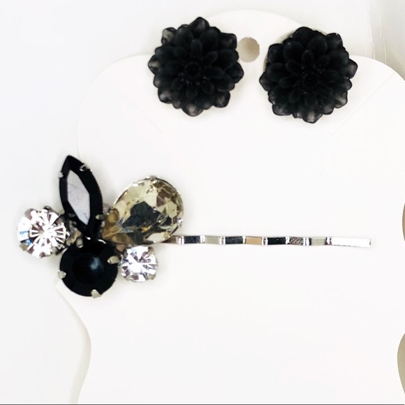 ☼4 for 20$☼ Matching Flower Earrings and Barrette Set - Picture 1 of 3